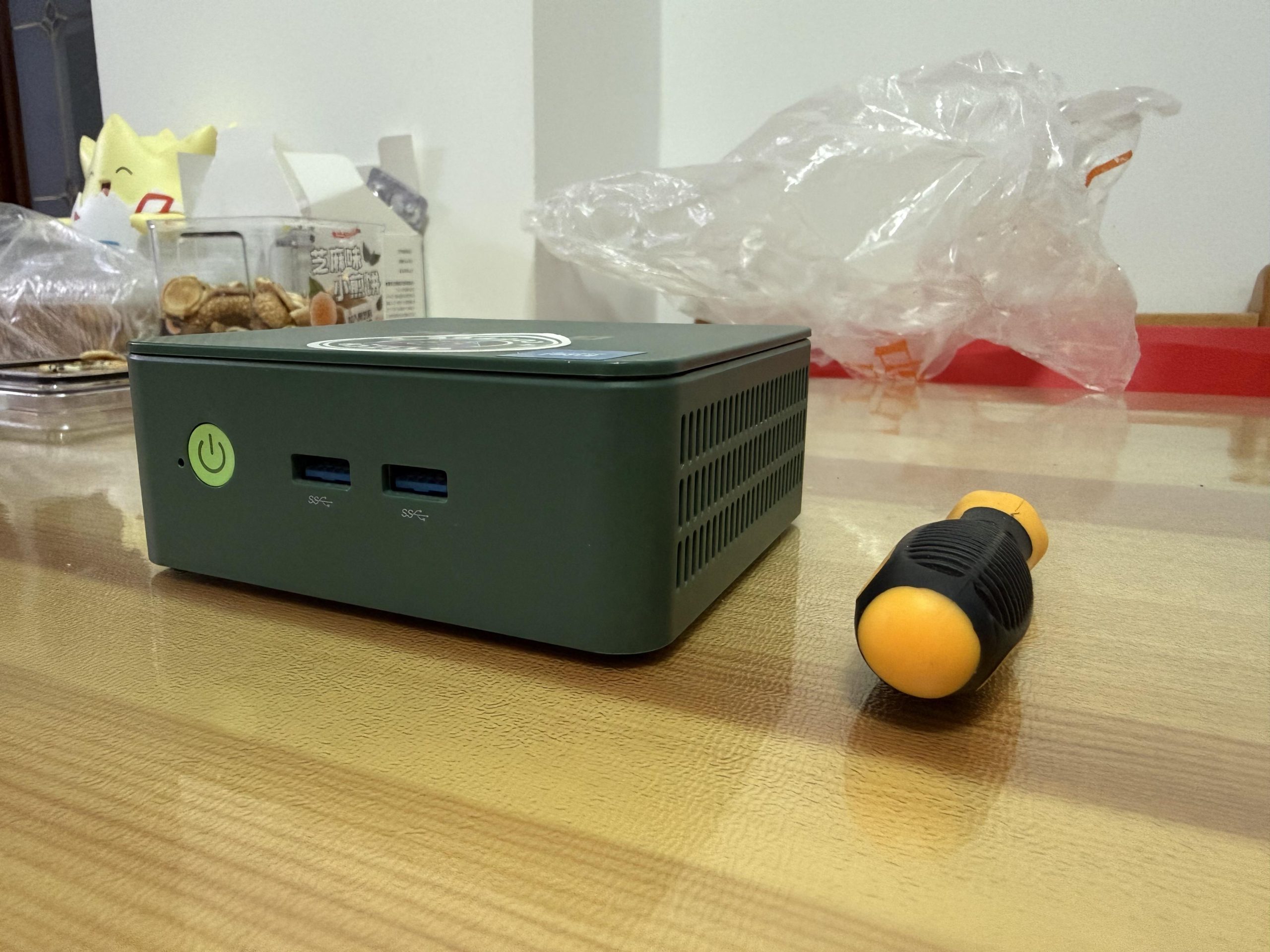 极摩客G3PLUS 运行飞牛OS NAS一年 拆机清灰 更换硅脂